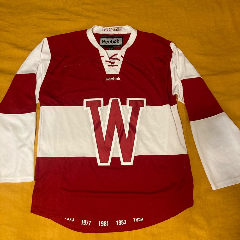 Wisconsin Badger Hockey Jersey size L
